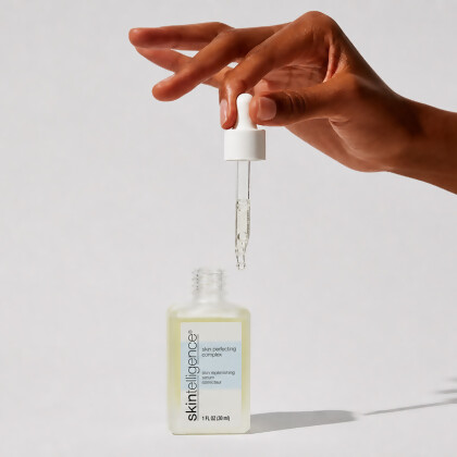 Skintelligence&reg; Skin Perfecting Complex alternate image