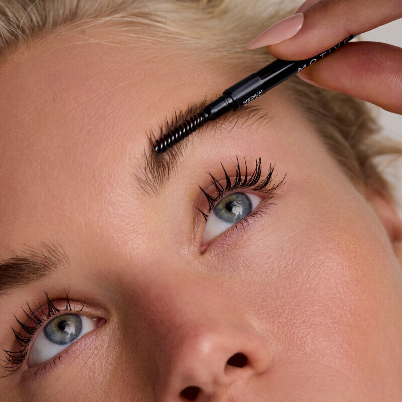 Motives&reg;超細緻塑形眉筆