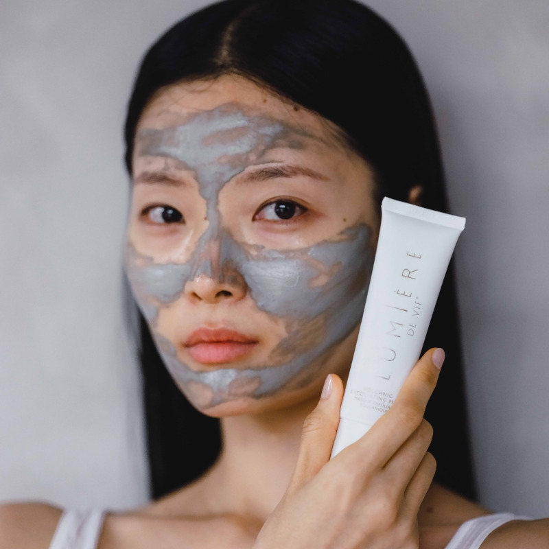 Lumière de Vie&reg; 火山泥去角質面膜