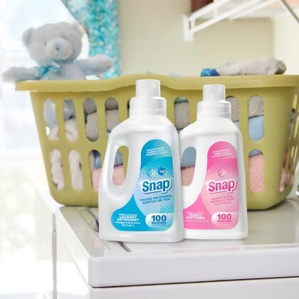 Snap&reg; Free & Clear Fabric Softener alternate image