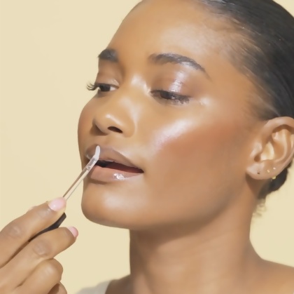Motives&reg; The Gloss