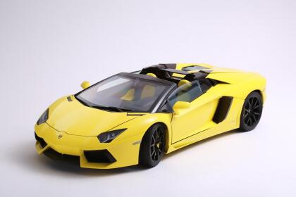 LAMBORGHINI AVENTADOR LP700-4 ROADSTER – 74699 – GIALLO ORION – YELLOW 