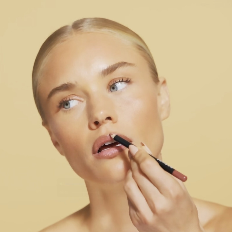 Motives®丝滑唇线笔