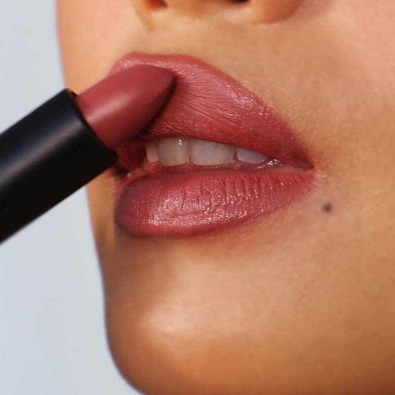Motives® 丝绒亮泽唇膏