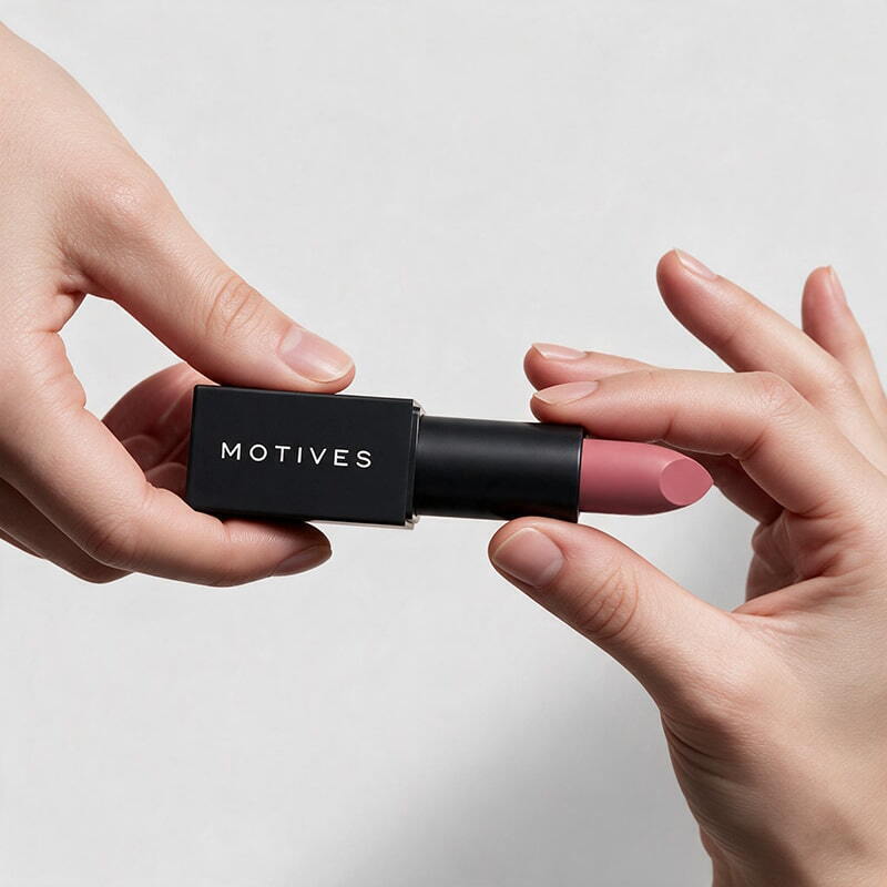 Motives® 丝绒亮泽唇膏
