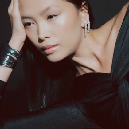 QUINN &ndash; Double Strand Earrings alternate image