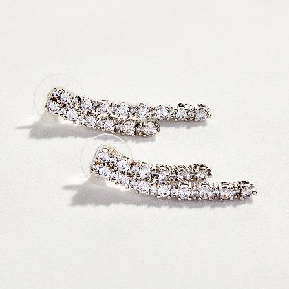QUINN &ndash; Double Strand Earrings alternate image