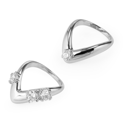 LEXI &ndash; Prong Set V-Shaped Ring Duo alternate image