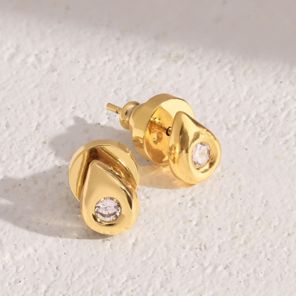 LILA - Organic Tear Studs alternate image