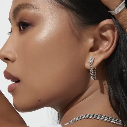 EMERSON &ndash; Emerald Cut Rope Loop Earrings alternate image