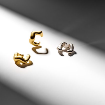 PIPER &ndash; Wavy Ear Cuff alternate image