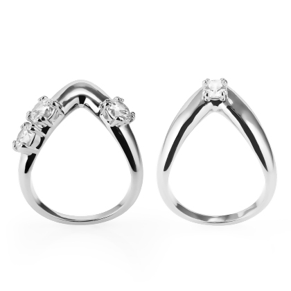 LEXI &ndash; Prong Set V-Shaped Ring Duo alternate image