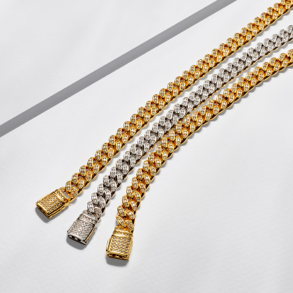 SELENA &ndash; Pave Cuban Link Bracelet alternate image