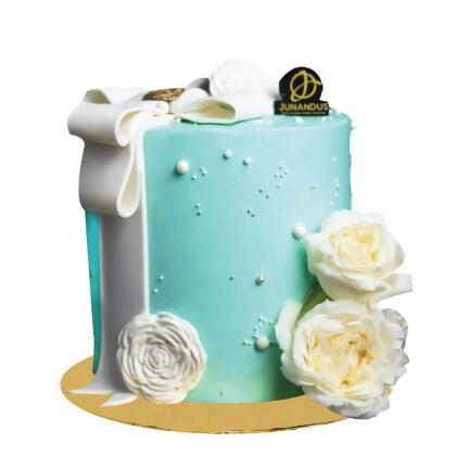 Elegant Tiffany Cake 