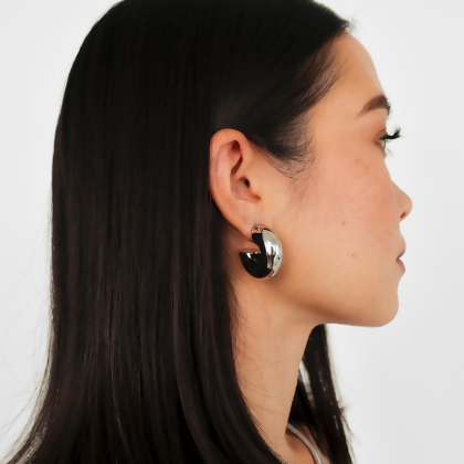 LONDON &ndash; Chunky Hoop Earring alternate image