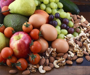 Fruit and nuts