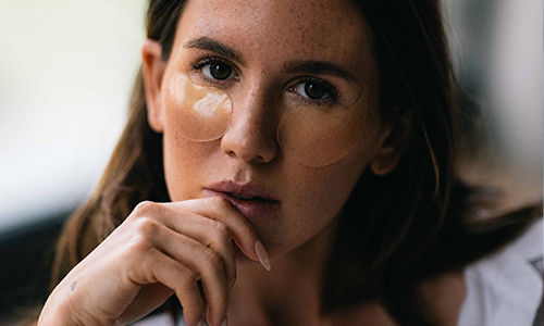 woman with Eye Revive Gels