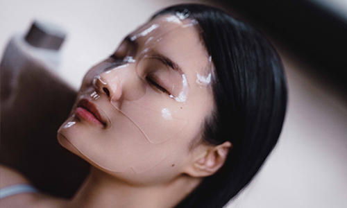 woman with facemask on